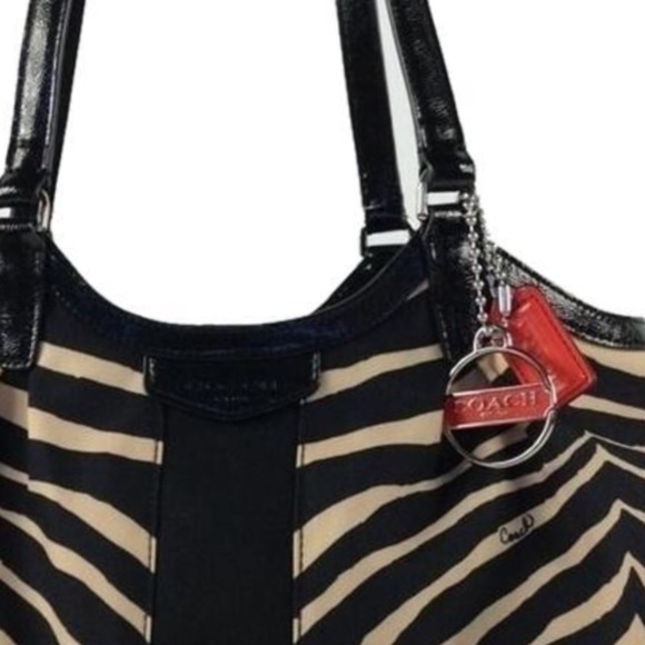 Coach Signature Zebra Print - Picture 5 of 6